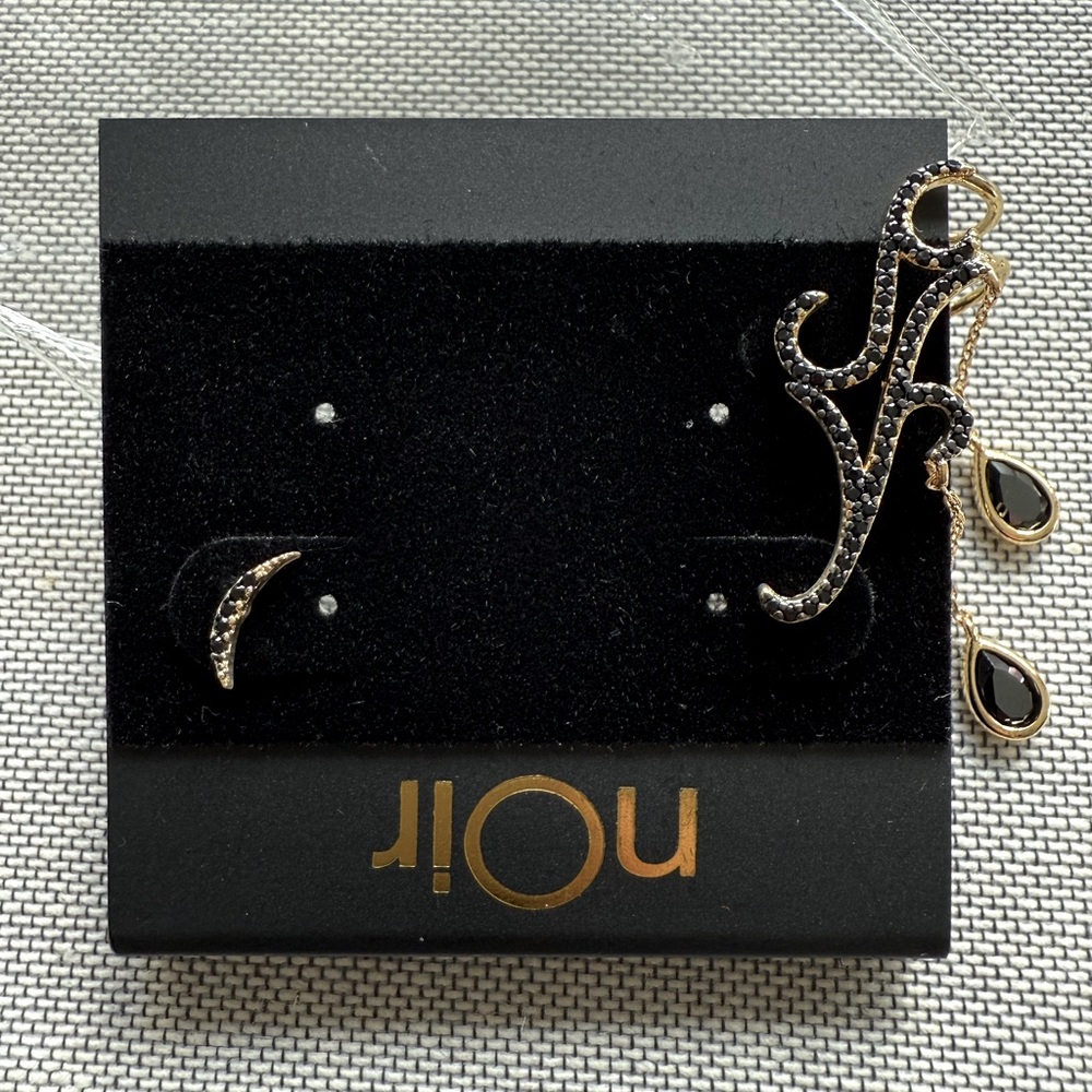 nOir Elegant black and Gold Earrings